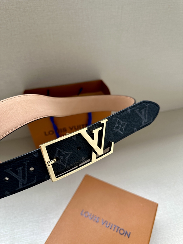 激安ルイヴィトンベルト背面デザイン